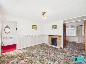 Living Room- click for photo gallery